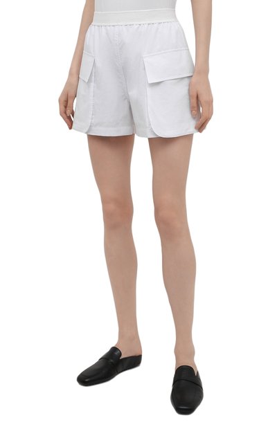 Хлопковые шорты LOW CLASSIC белого цвета по цене 17450 руб., арт. L0W21SS_SR03WH, фото 3 Хлопковые шорты LOW CLASSIC, арт. L0W21SS_SR03WH, фото 3