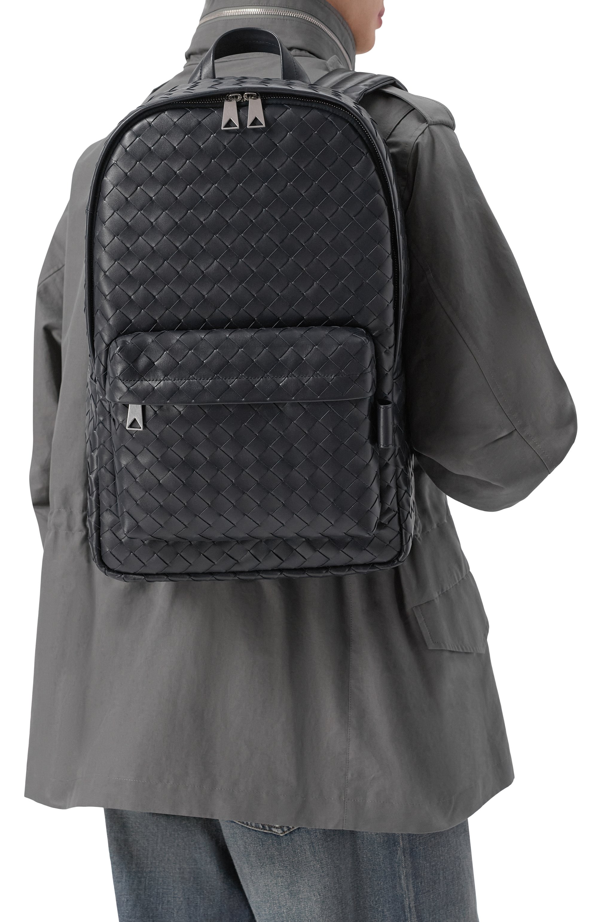 Рюкзак BOTTEGA VENETA темно-синего цвета по цене 485000 руб., арт. 828527/V2HL2, фото 2 Рюкзак BOTTEGA VENETA, арт. 828527/V2HL2, фото 2