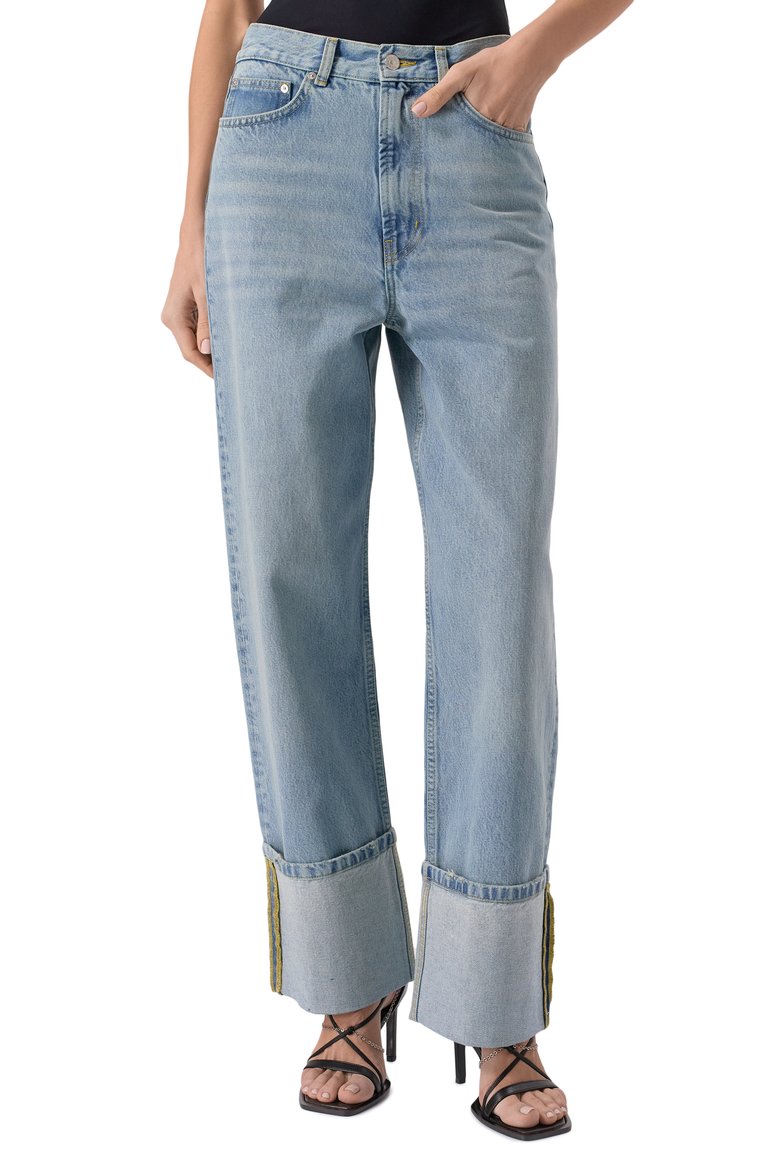 Женские джинсы M05CH1NO JEANS голубого цвета, арт. J0313/3217 | Фото 3 (Длина (брюки, джинсы): Стандартные; Детали: Делаве; Стили: Кэжуэл; Силуэт Ж (брюки и джинсы): Прямые; Материал внешний: Деним, Хлопок; Кросс-КТ: Деним)