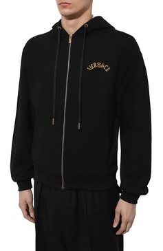 Мужской хлопковая толстовка VERSACE черного цвета, арт. 1011048/1A08035 | Фото 3 (Драгоценные камни: Проставлено; Материал внешний: Хлопок; Материал сплава: Проставлено; Длина (для топов): Стандартные; Рукава: Длинные; Мужское Кросс-КТ: Толстовка-одежда; Стили: Спорт-шик)