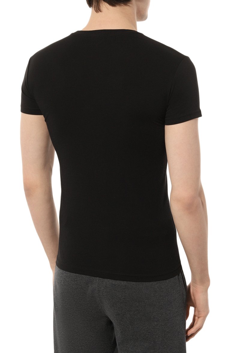 Мужская хлопковая футболка EMPORIO ARMANI черного цвета, арт. 111035/3R513 | Фото 4 (Рукава: Короткие; Длина (для топов): Стандартные; Материал сплава: Проставлено; Материал внешний: Хлопок; Драгоценные камни: Проставлено)