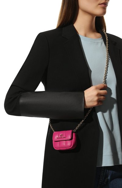 Кожаный чехол для airpods pro MICHAEL MICHAEL KORS фуксия цвета по цене 11500 руб., арт. 34H1LTMC2L, фото 2 Кожаный чехол для airpods pro MICHAEL MICHAEL KORS, арт. 34H1LTMC2L, фото 2