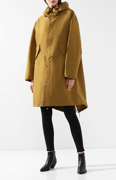 Плащ с капюшоном GOLDEN GOOSE DELUXE BRAND хаки цвета по цене 124000 руб., арт. G34WP095.A1, фото 2 Плащ с капюшоном GOLDEN GOOSE DELUXE BRAND, арт. G34WP095.A1, фото 2