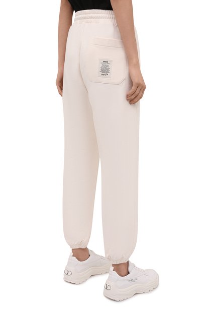 Хлопковые джоггеры MSGM кремового цвета по цене 33950 руб., арт. 3141MDP191 217789, фото 4 Хлопковые джоггеры MSGM, арт. 3141MDP191 217789, фото 4