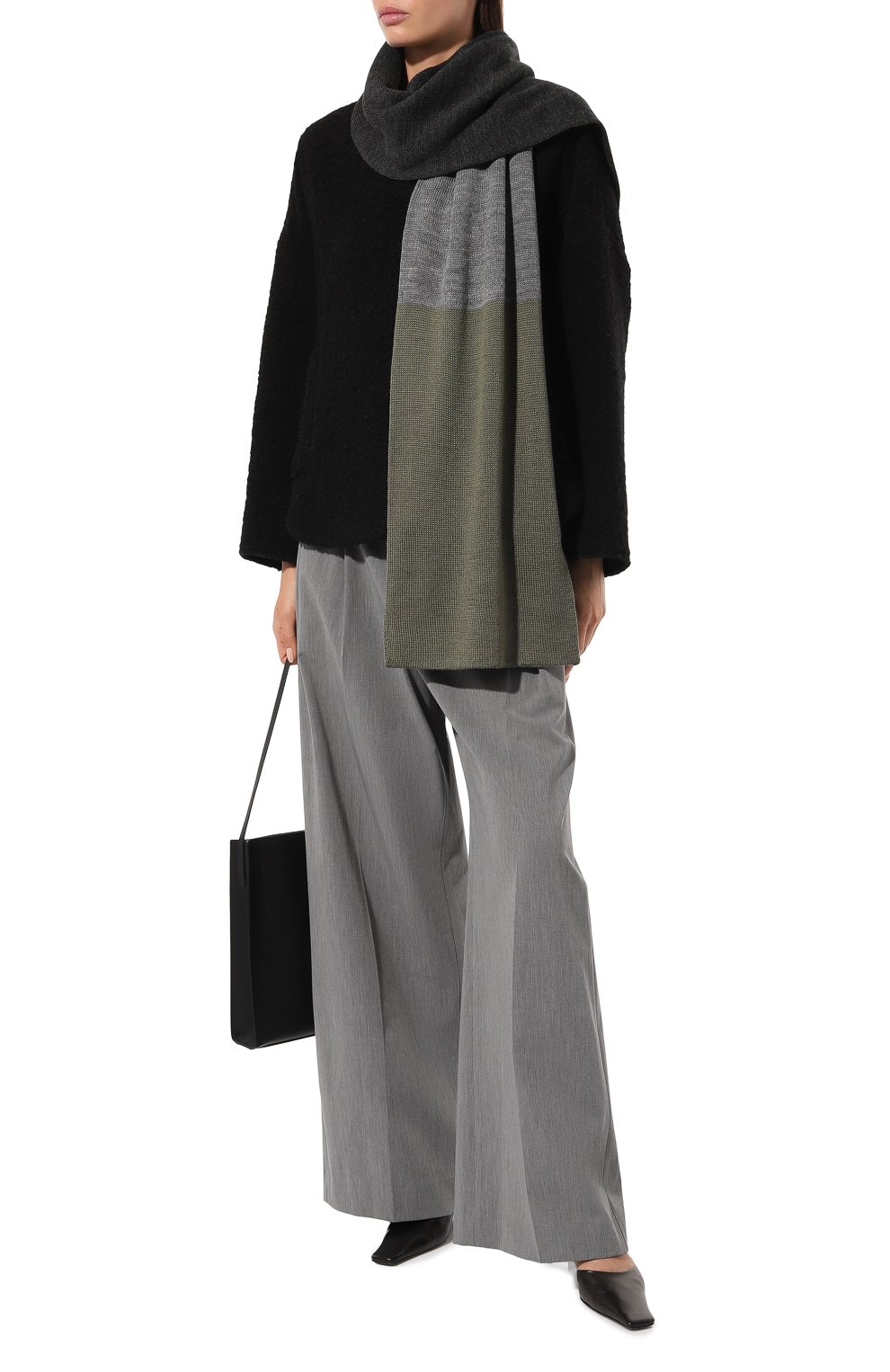 Шарф A.T.T. темно-серого цвета по цене 9890 руб., арт. 2371/10, фото 2 Шарф A.T.T., арт. 2371/10, фото 2