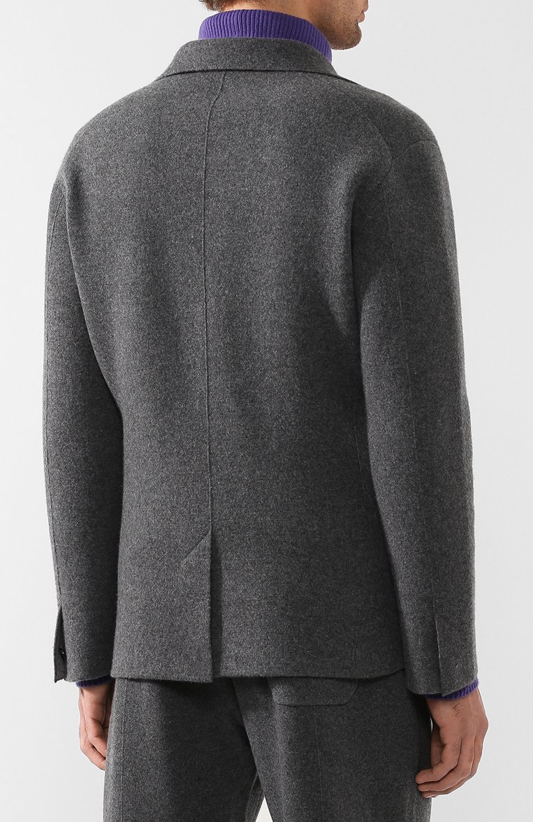 Мужской пиджак из смеси кашемира и шерсти BERLUTI серого цвета, арт. R14KJL20-YACQ | Фото 4 (Материал внешний: Шерсть, Кашемир; Длина (для топов): Стандартные; Статус проверки: Проверено, Проверена категория; Рукава: Длинные; 1-2-бортные: Однобортные; Пиджаки М: Приталенный; Случай: Повседневный; Стили: Кэжуэл; Кросс-КТ: Трикотаж; Драгоценные камни: Проставлено; Материал сплава: Проставлено, Проверено)