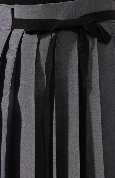 Шерстяная юбка PRADA серого цвета по цене 150000 руб., арт. P118R-HQ4-F0480, фото 5 Шерстяная юбка PRADA, арт. P118R-HQ4-F0480, фото 5