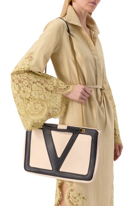 Женская сумка viva superstar medium VALENTINO кремвого цвета, арт. 6W2B0R13/PTJ | Фото 2 (Драгоценные камни: Проставлено; Материал: Натуральная кожа; Ремень/цепочка: На ремешке; Материал сплава: Проставлено; Размер: medium)