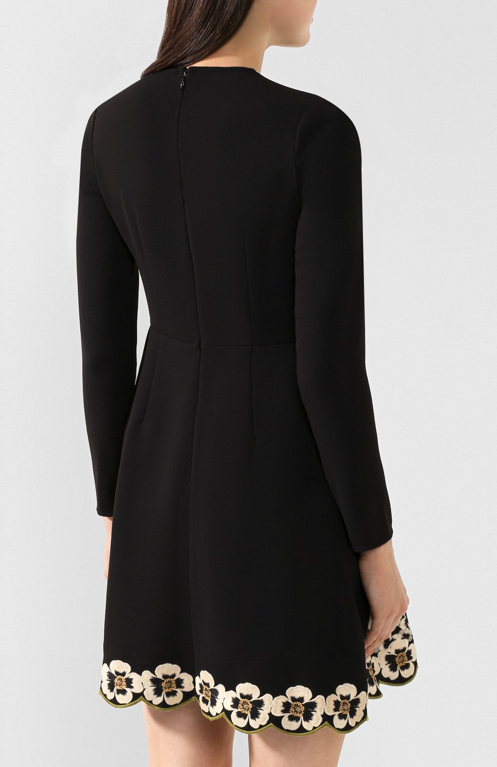 Платье REDVALENTINO черного цвета по цене 58900 руб., арт. SR0VA06Z/4KR, фото 4 Платье REDVALENTINO, арт. SR0VA06Z/4KR, фото 4