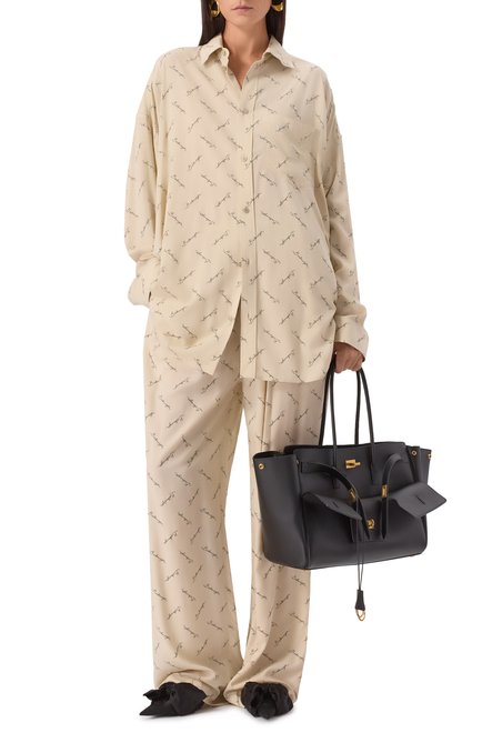 Женские брюки из вискозы BALENCIAGA бежевого цвета, арт. 814016/TRLB1 | Фото 2 (Длина (брюки, джинсы): Стандартные; Материал внешний: Вискоза; Женское Кросс-КТ: Брюки-одежда; Материал сплава: Проставлено; Кросс-КТ: костюм; Силуэт Ж (брюки и джинсы): Широкие; Драгоценные камни: Проставлено)