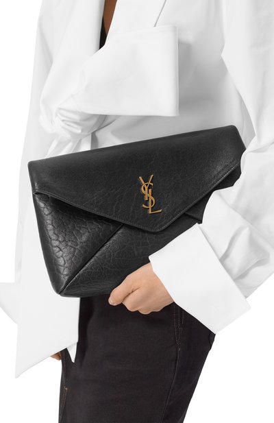 Клатч cassandre large SAINT LAURENT черного цвета по цене 137000 руб., арт. 769307/AACYT, фото 2 Клатч cassandre large SAINT LAURENT, арт. 769307/AACYT, фото 2