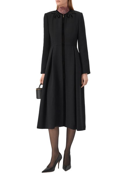 Пальто из вискозы и шерсти VALENTINO черного цвета по цене 699500 руб., арт. 9B3CA8EB/A9A, фото 2 Пальто из вискозы и шерсти VALENTINO, арт. 9B3CA8EB/A9A, фото 2