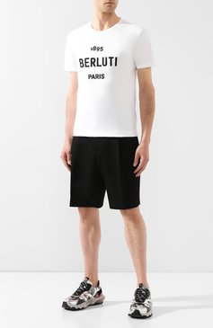 Мужская хлопковая футболка BERLUTI белого цвета, арт. R15JRS29-004 | Фото 2 (Статус проверки: Проверено, Проверена категория; Длина (для топов): Стандартные; Рукава: Короткие; Материал внешний: Хлопок; Стили: Кэжуэл; Принт: С принтом; Драгоценные камни: Проставлено; Мате�риал сплава: Проверено, Проставлено; Мужское Кросс-КТ: Футболка-одежда; Кросс-КТ: Джерси)