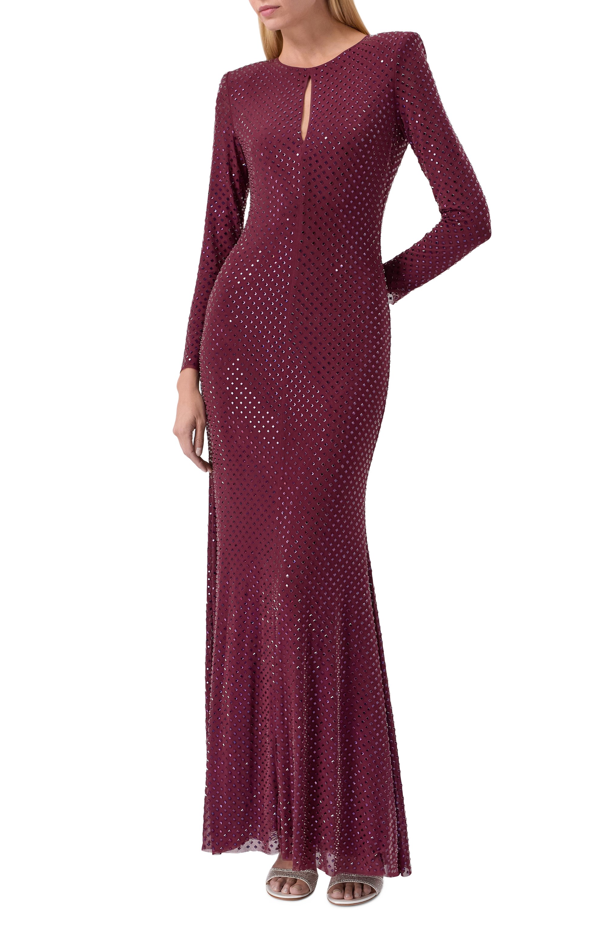 Платье с отделкой стразами SELF-PORTRAIT бордового цвета по цене 115000 руб., арт. PF25122XBU, фото 2 Платье с отделкой стразами SELF-PORTRAIT, арт. PF25122XBU, фото 2