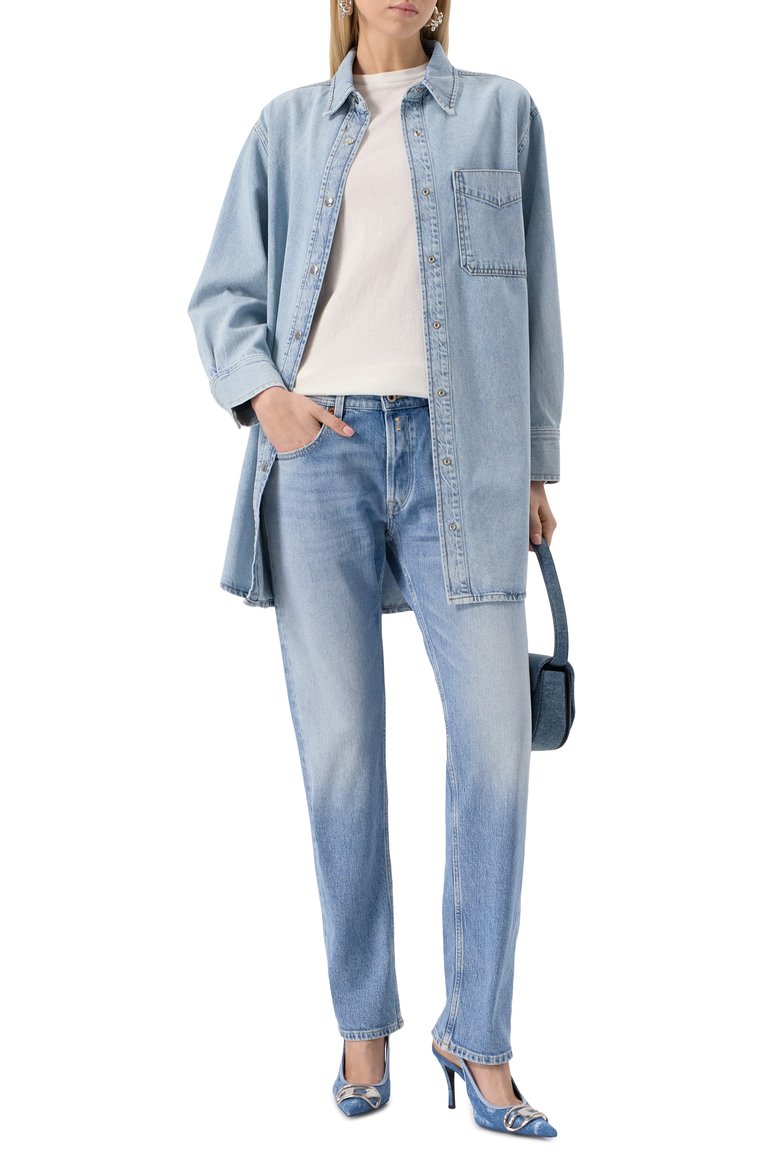 Женская джинсовая рубашка FRAME DENIM голубого цвета, арт. WP25DDR002 | Фото 2 (Рукава: Длинные; Драгоценные камни: Проставлено; Материал сплава: Проставлено; Длина (для топов): Удлиненные; Принт: Без принта; Материал внешний: Деним, Хлопок; Стили: Кэжуэл; Кросс-КТ: Деним; Женское Кросс-КТ: Рубашка-одежда)