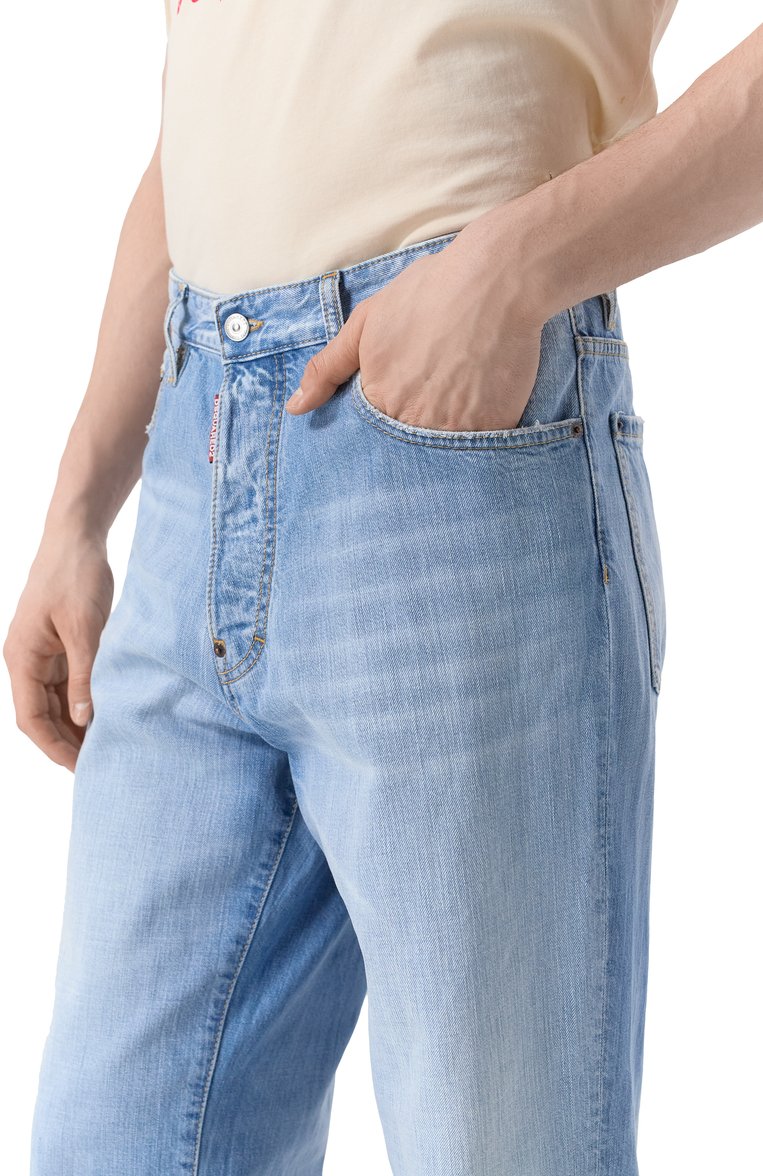 Мужские джинсы bro DSQUARED2 голубого цвета, арт. S71LB1611/S30309 | Фото 5 (Длина (брюки, джинсы): Стандартные; Материал внешний: Хлопок, Деним; Детали: Делаве; Кросс-КТ: Деним; Стили: Повседневный; Автоматизация состава: Проставлено; Автоматизация ТО: Проставлено; Силуэт М (брюки): Широкие)