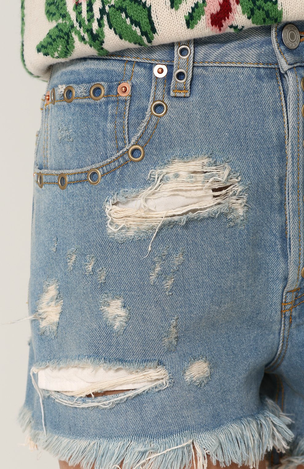 Джинсовые мини-шорты с потертостями и завышенной талией GUCCI, арт. 478022/XR647, фото 5