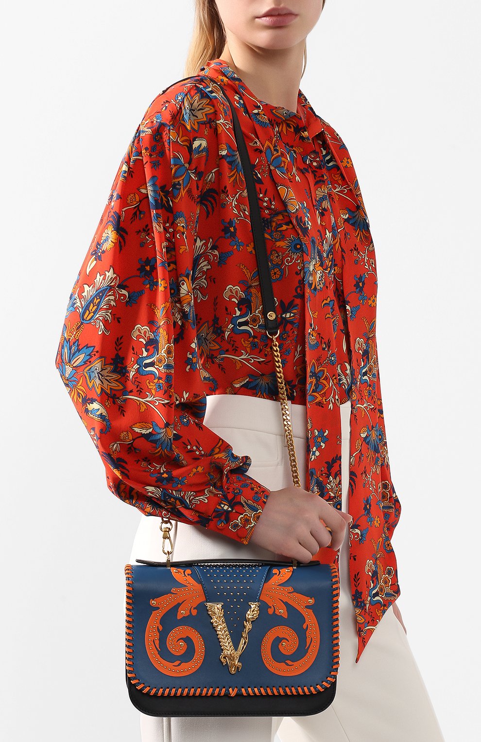 Сумка virtus VERSACE синего цвета по цене 261000 руб., арт. DBFG985/DVRBB, фото 5 Сумка virtus VERSACE, арт. DBFG985/DVRBB, фото 5