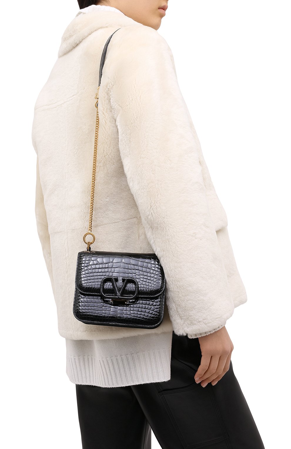 Сумка из кожи аллигатора vsling VALENTINO черного цвета по цене 1890000 руб., арт. UW0B0F01/XDE/AMIS, фото 2 Сумка из кожи аллигатора vsling VALENTINO, арт. UW0B0F01/XDE/AMIS, фото 2