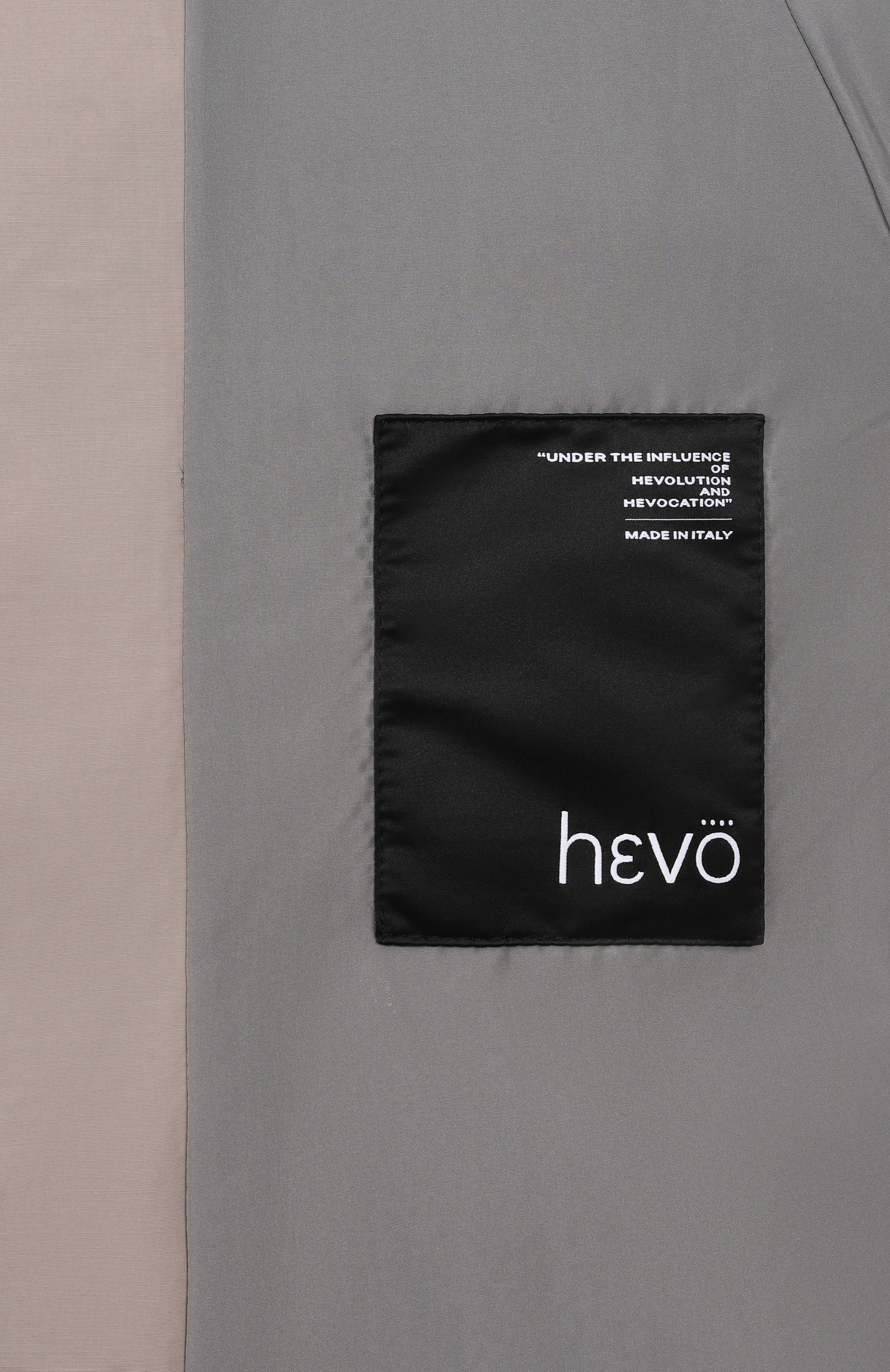 Плащ HEVO бежевого цвета по цене 79150 руб., арт. SURB0 S 130/H725, фото 7 Плащ HEVO, арт. SURB0 S 130/H725, фото 7