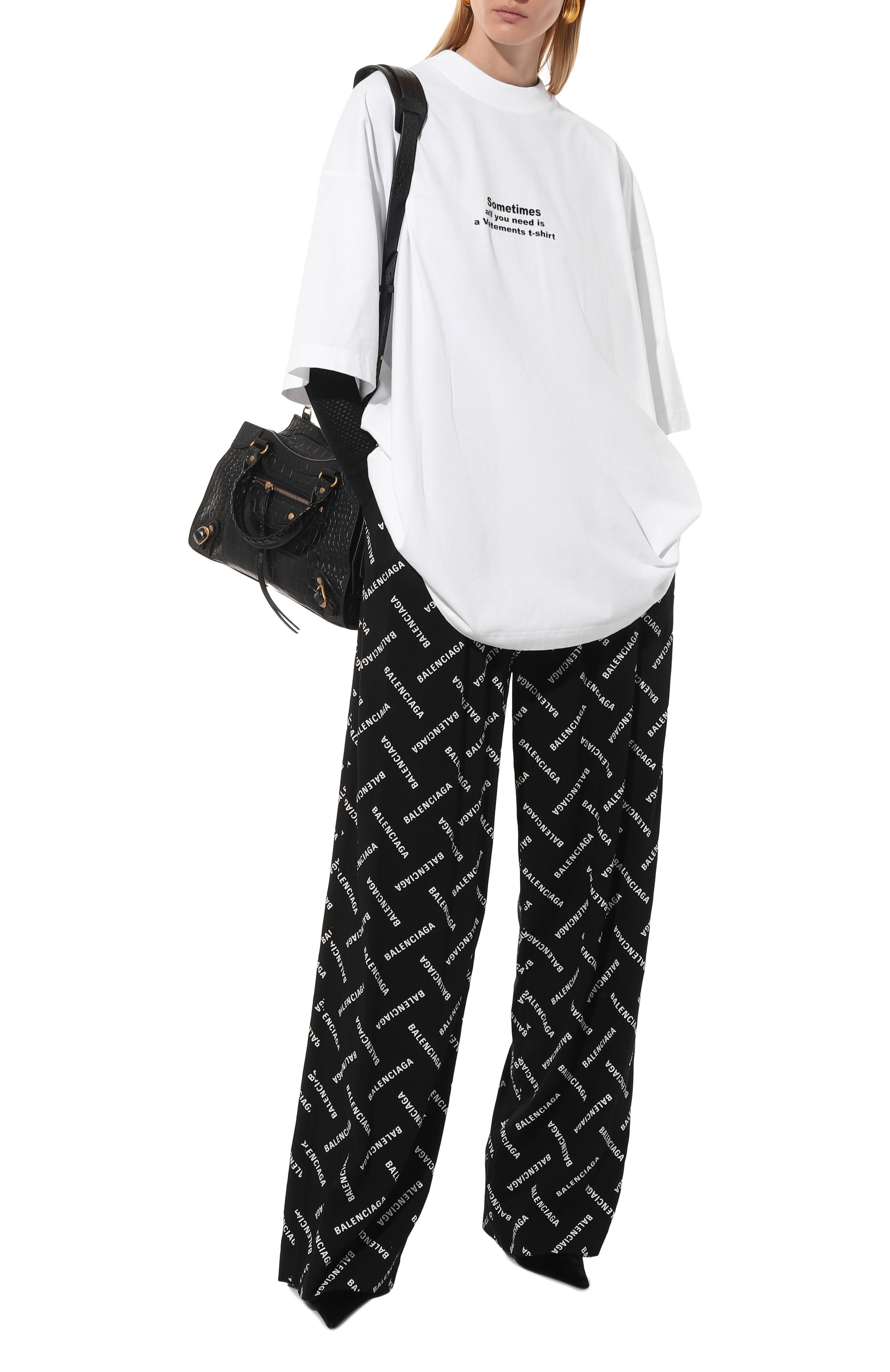 Брюки из вискозы BALENCIAGA черного цвета по цене 192500 руб., арт. 659026/TPLA5, фото 2 Брюки из вискозы BALENCIAGA, арт. 659026/TPLA5, фото 2