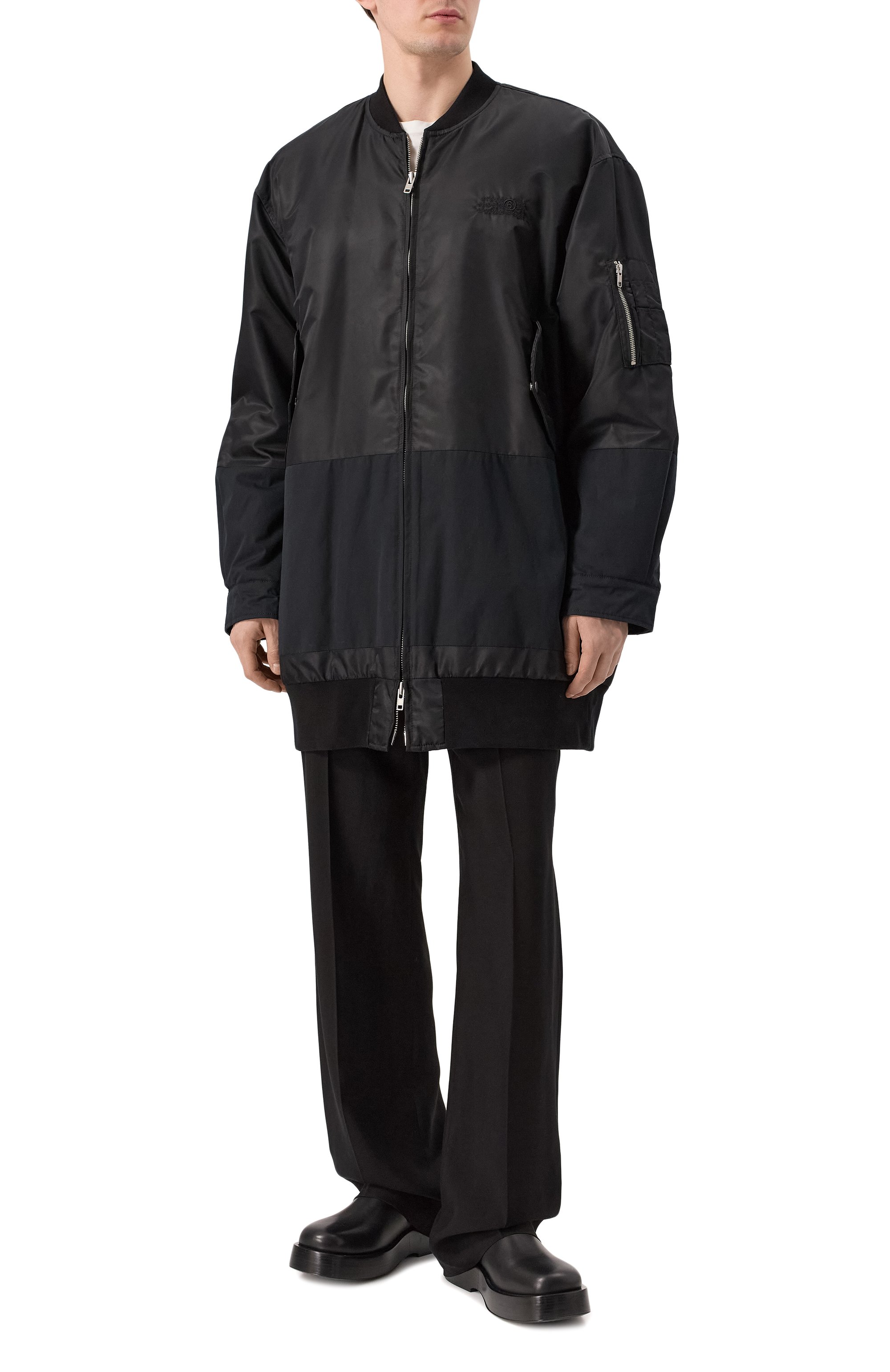 Бомбер MM6 черного цвета по цене 175500 руб., арт. SH0AM0033/M35257, фото 2 Бомбер MM6, арт. SH0AM0033/M35257, фото 2