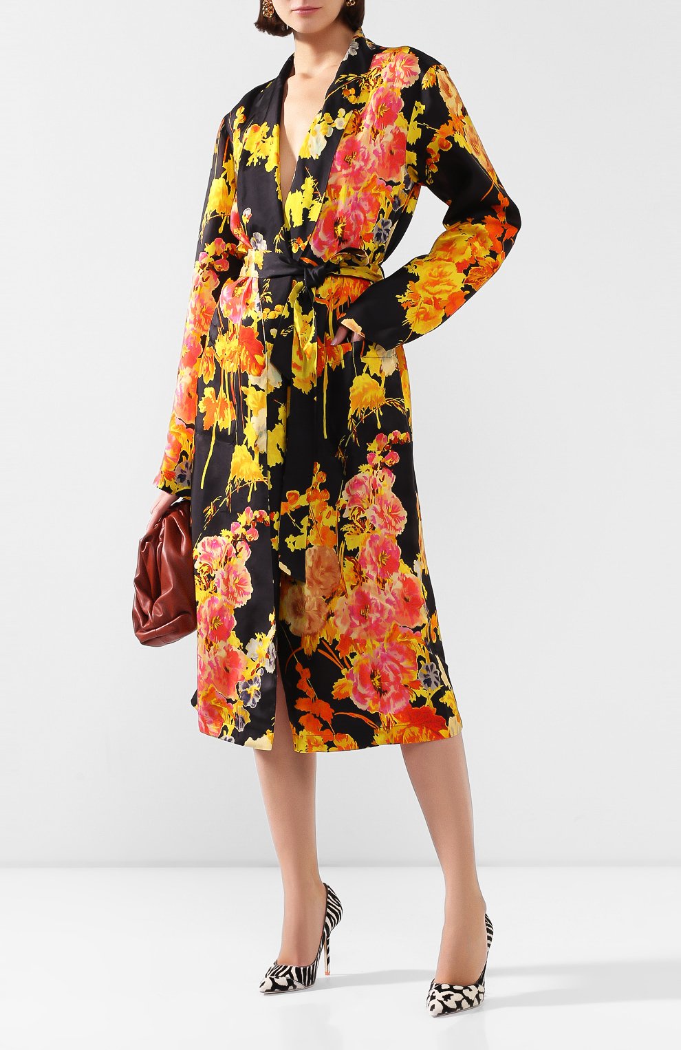 Плащ из вискозы DRIES VAN NOTEN черного цвета по цене 107500 руб., арт. 201-30742-9404, фото 2 Плащ из вискозы DRIES VAN NOTEN, арт. 201-30742-9404, фото 2