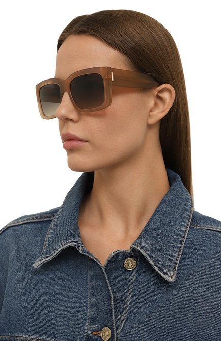 Женские солнцезащитные очки BOSS бежевого цвета, арт. 1454 10A | Фото 2 (Тип очков: С/з; Опт�ика Гендер: оптика-женское; Очки форма: Прямоугольные)