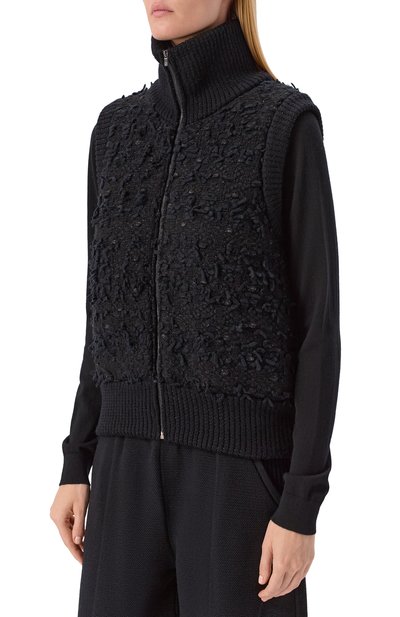 Утепленный жилет AND THE BRAND черного цвета по цене 92680 руб., арт. W26-VC001-1002-900, фото 3 Утепленный жилет AND THE BRAND, арт. W26-VC001-1002-900, фото 3