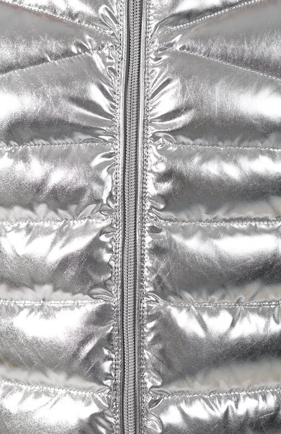 Пуховый жилет RALPH LAUREN серебряного цвета по цене 96500 руб., арт. 790714236, фото 5 Пуховый жилет RALPH LAUREN, арт. 790714236, фото 5
