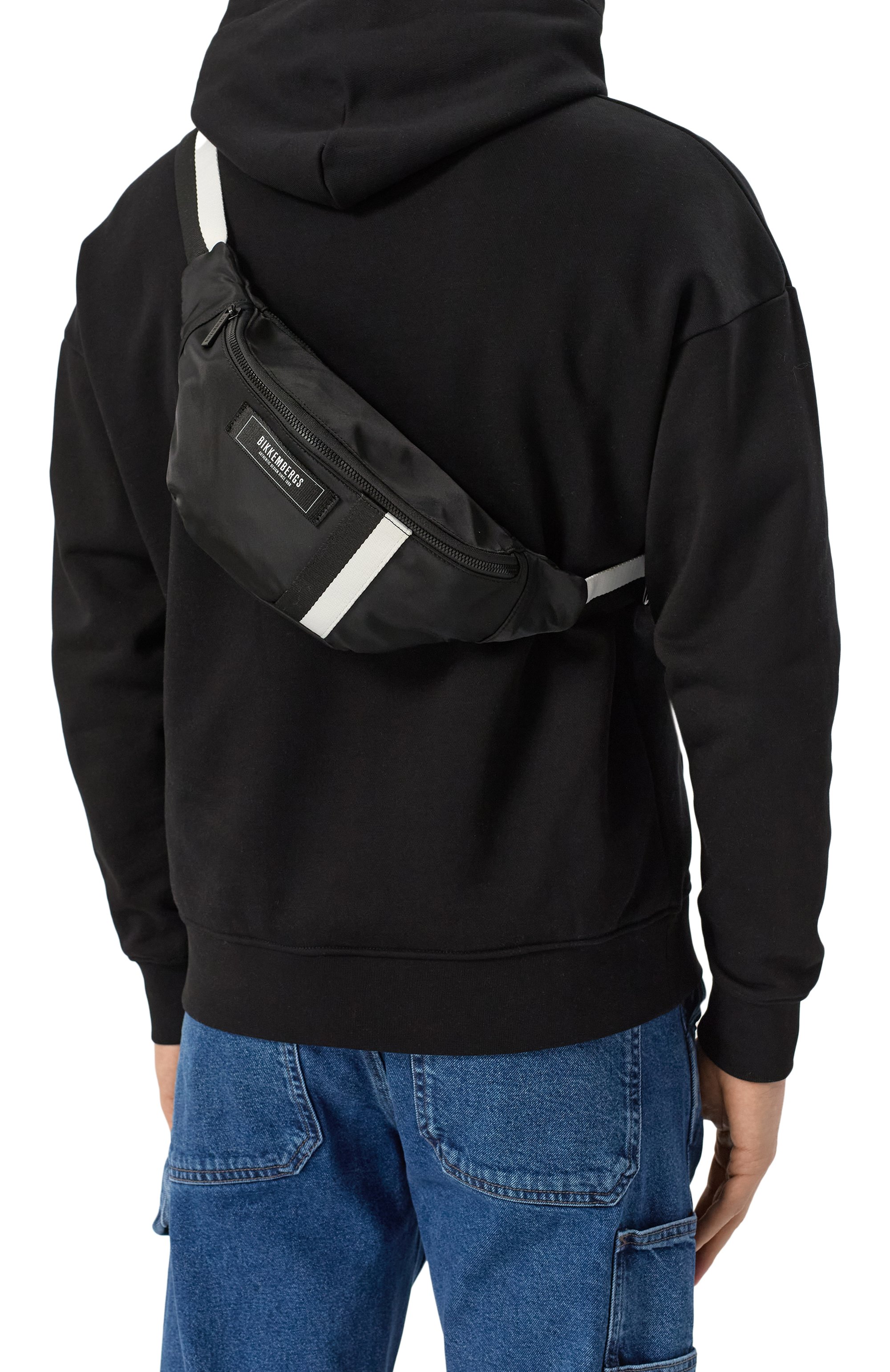 Поясная сумка albert DIRK BIKKEMBERGS черного цвета по цене 11800 руб., арт. BKB001035T, фото 2 Поясная сумка albert DIRK BIKKEMBERGS, арт. BKB001035T, фото 2