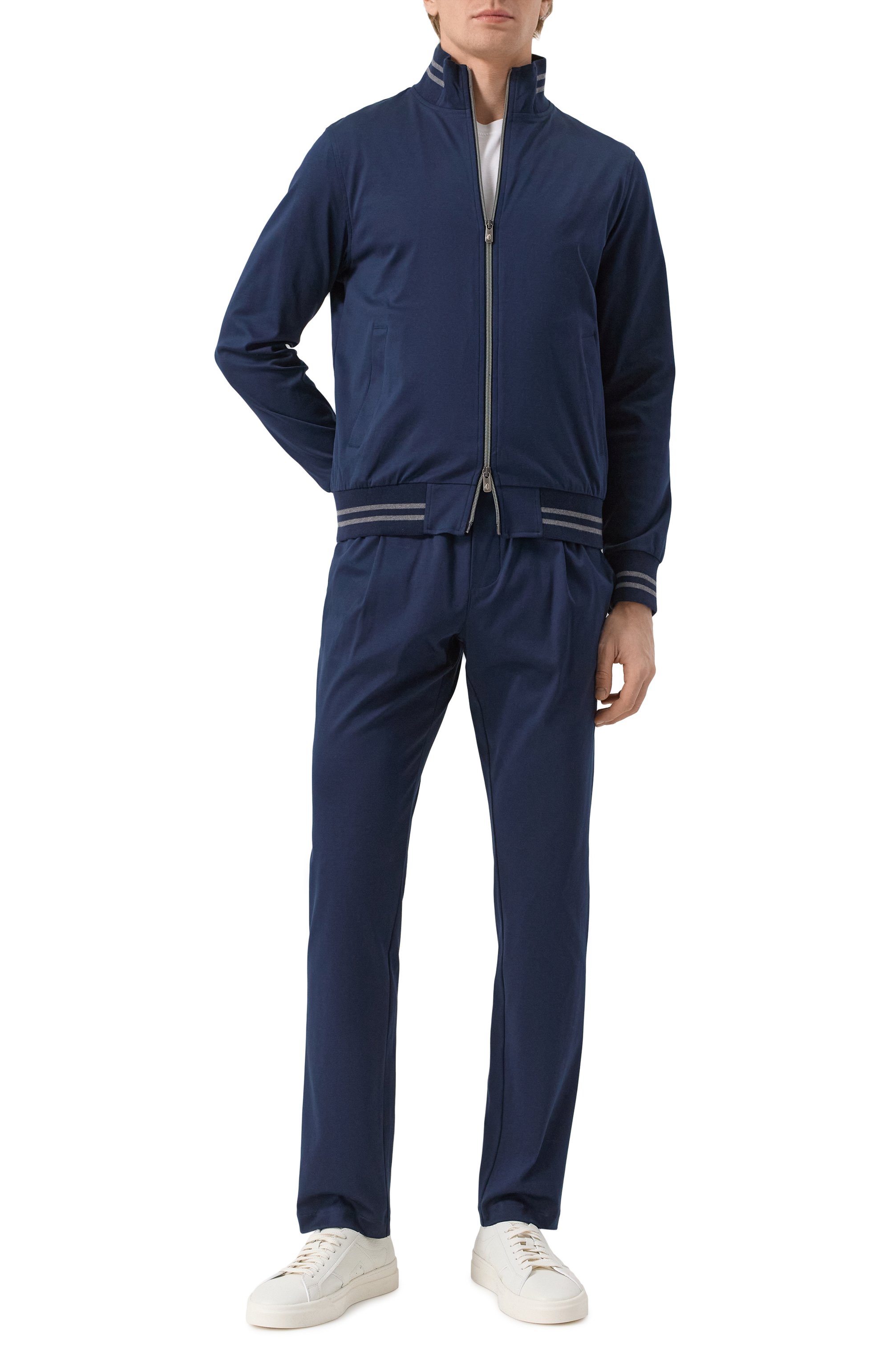 Хлопковые брюки CAPOBIANCO темно-синего цвета по цене 48500 руб., арт. 18M750.YA00., фото 2 Хлопковые брюки CAPOBIANCO, арт. 18M750.YA00., фото 2