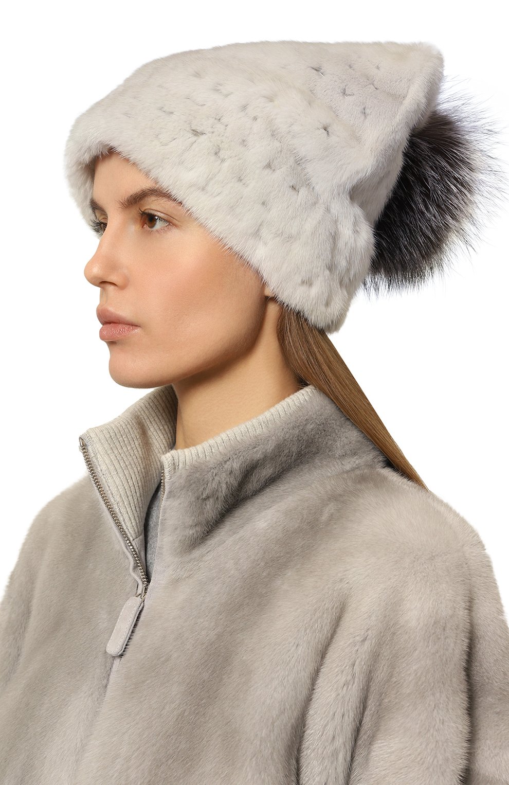 Меховая шапка из норки и лисы VICTORIA KUSENKOVA светло-серого цвета по цене 92840 руб., арт. 071600008672, фото 2 Меховая шапка из норки и лисы VICTORIA KUSENKOVA, арт. 071600008672, фото 2