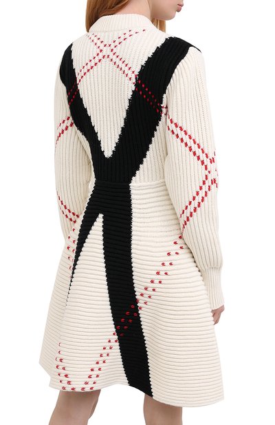 Шерстяное платье ALEXANDER MCQUEEN черно-белого цвета по цене 179500 руб., арт. 641866/Q1ARG, фото 4 Шерстяное платье ALEXANDER MCQUEEN, арт. 641866/Q1ARG, фото 4