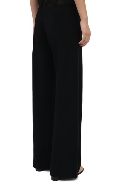 Брюки THE ROW черного цвета по цене 147500 руб., арт. 1766W1928, фото 4 Брюки THE ROW, арт. 1766W1928, фото 4