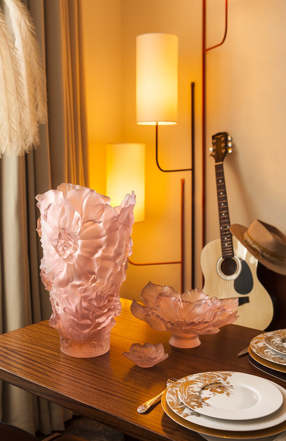 Ваза camelia magnum DAUM розового цвета по цене 3455000 руб., арт. 05742-1, фото 3 Ваза camelia magnum DAUM, арт. 05742-1, фото 3