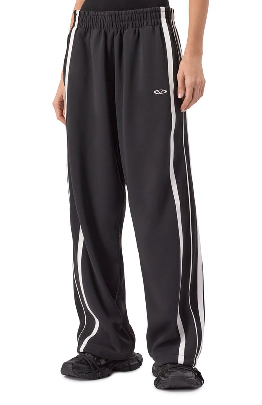 Брюки VETEMENTS UH76GP100B Чёрный  UH76GP100B Фото 3