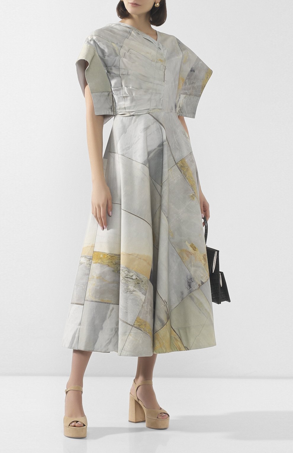 Замшевые босоножки VIC MATIE бежевого цвета по цене 29950 руб., арт. 1X8576D.X30T190300, фото 2 Замшевые босоножки VIC MATIE, арт. 1X8576D.X30T190300, фото 2