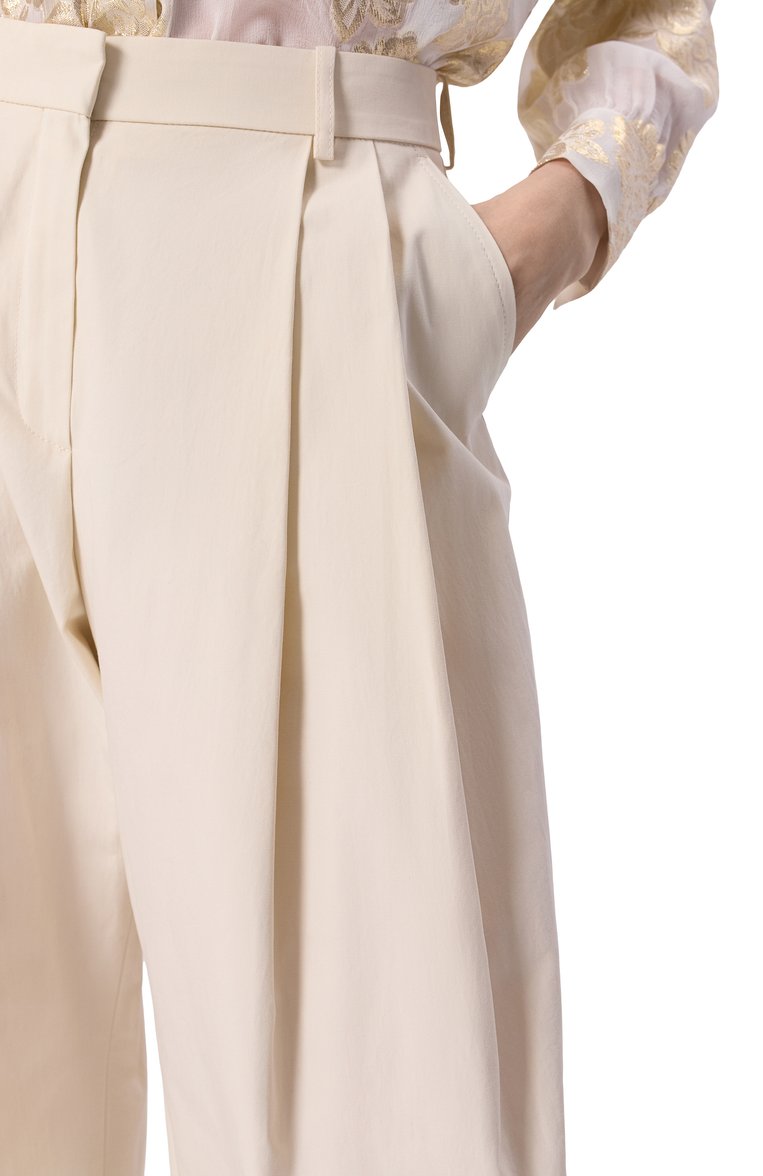 �Женские хлопковые брюки NINA RICCI кремового цвета, арт. 25PCPA002/C01086 | Фото 5 (Длина (брюки, джинсы): Стандартные; Материал внешний: Хлопок; Кросс-КТ: костюм; Стили: Кэжуэл; Женское Кросс-КТ: Брюки-одежда; Силуэт Ж (брюки и джинсы): Широкие; Автоматизация ТО: Проставлено; Автоматизация состава: Проставлено)