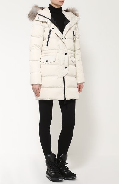 Приталенный стеганый пуховик с меховой отделкой MONCLER, арт. B2-093-49821-25-68065, фото 2