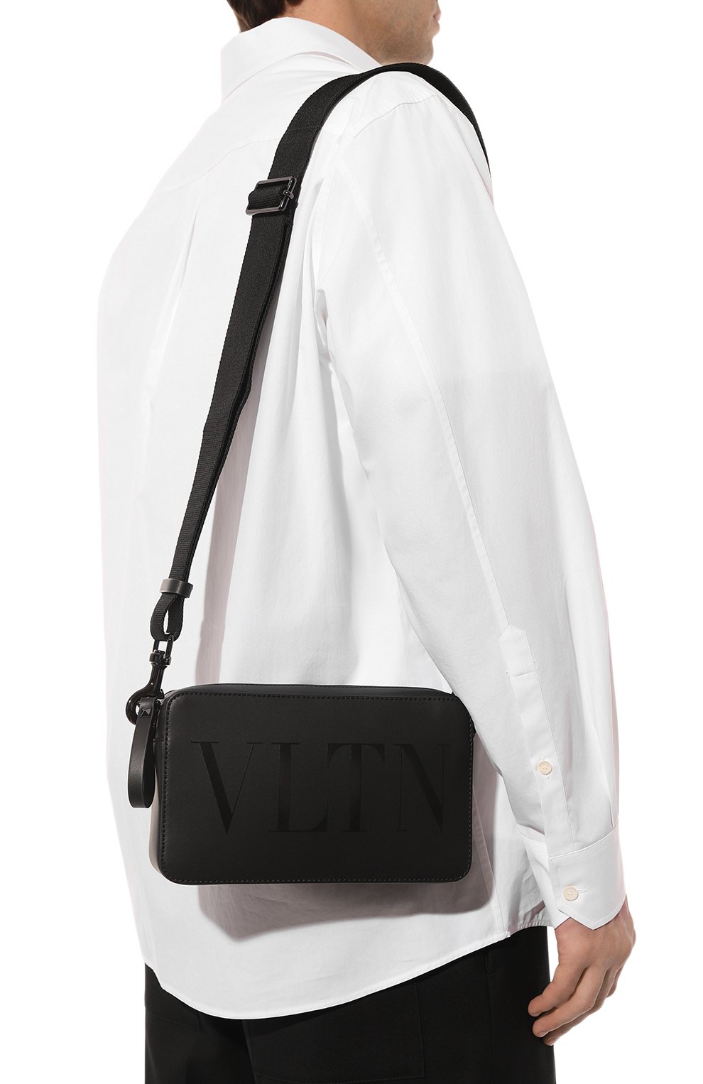 Кожаная сумка VALENTINO черного цвета по цене 119500 руб., арт. 3Y2B0704BHY, фото 2 Кожаная сумка VALENTINO, арт. 3Y2B0704BHY, фото 2