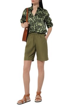 Женские шорты KITON хаки цвета, арт. D57115K0985C | Фото 2 (Материал внешний: Синтетический материал; Стили: Милитари; Длина Ж (юбки, платья, шорты): До колена)