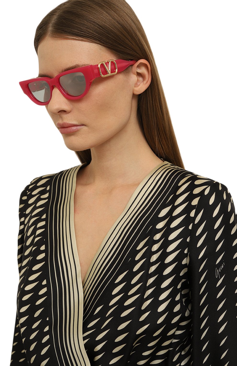 Солнцезащитные очки VALENTINO розового цвета по цене 106000 руб., арт. VLS-103C, фото 2 Солнцезащитные очки VALENTINO, арт. VLS-103C, фото 2
