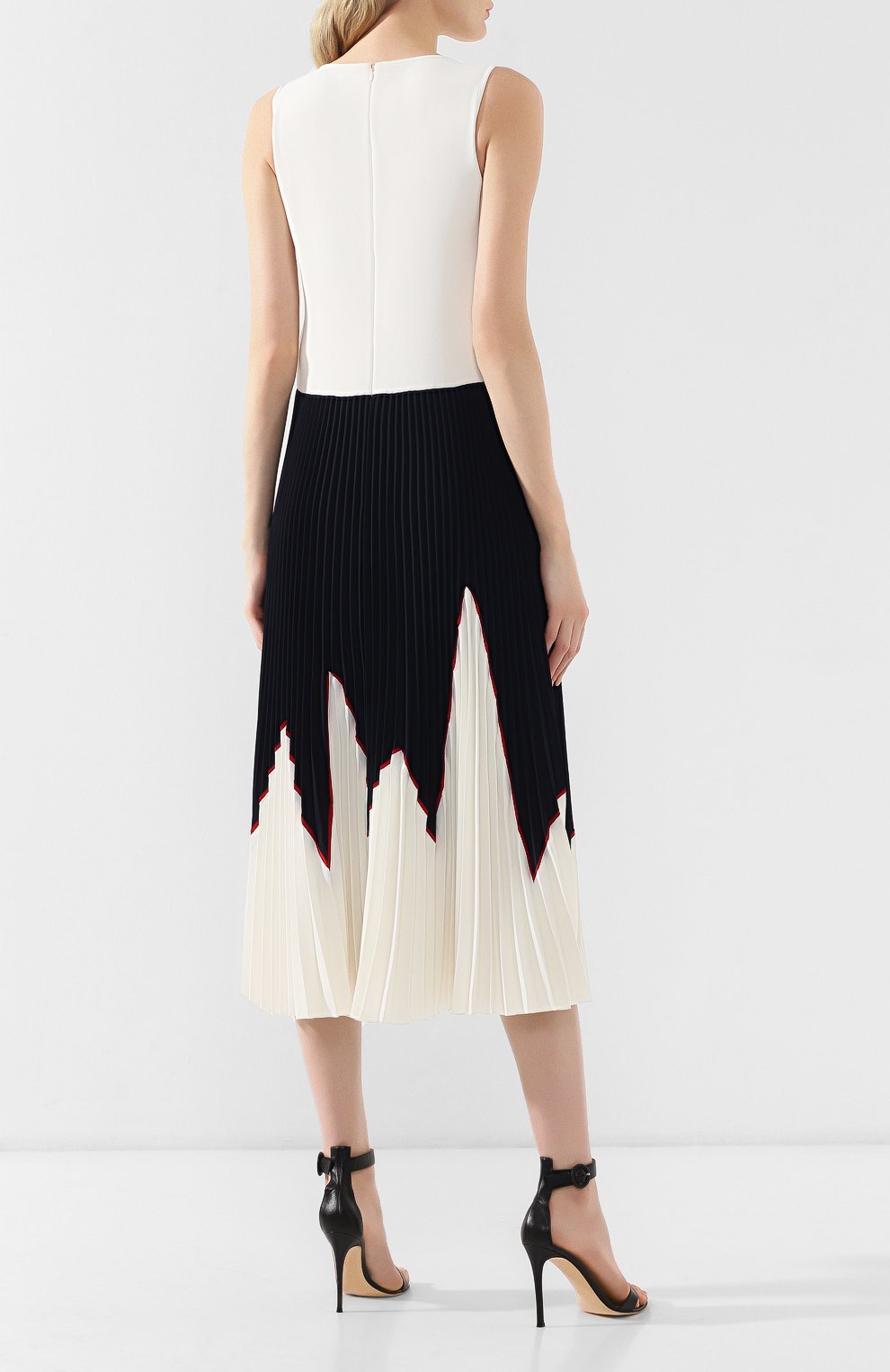 Платье с плиссировкой REDVALENTINO разноцветного цвета по цене 153500 руб., арт. RR3VAA60/YKD, фото 4 Платье с плиссировкой REDVALENTINO, арт. RR3VAA60/YKD, фото 4