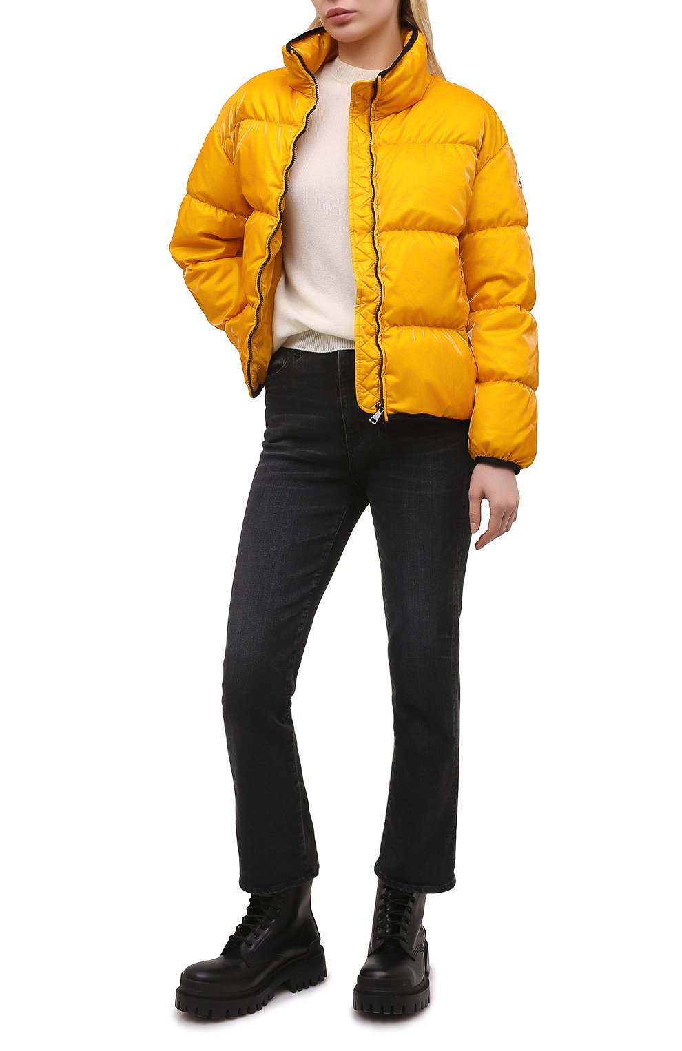 Пуховик grenit MONCLER желтого цвета по цене 135500 руб., арт. G1-093-1A52S-60-54AQ4, фото 2 Пуховик grenit MONCLER, арт. G1-093-1A52S-60-54AQ4, фото 2