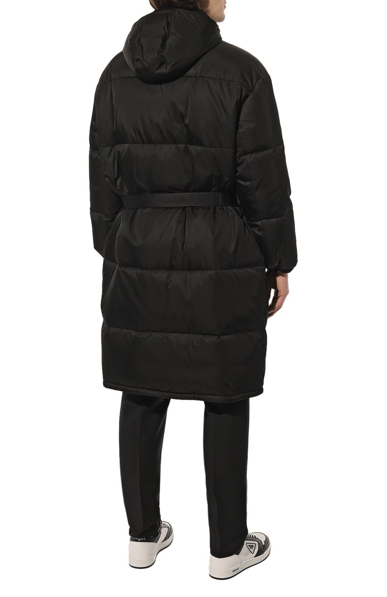 Мужская шерстяной пуховик PRADA черного цвета, арт. SGX871-1WQ8-F0002-212 | Фото 4 (Материал внешний: Шерсть; Рукава: Длинные; Длина (верхняя одежда): До колена; Мужское Кросс-КТ: шерсть и кашемир, пуховик-длинный; Стили: Кэжуэл; Материал сплава: Проставлено; Драгоценные камни: Проставлено)