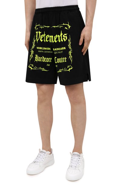 Хлопковые шорты VETEMENTS черного цвета по цене 53950 руб., арт. UA52TR400X 1610/M, фото 3 Хлопковые шорты VETEMENTS, арт. UA52TR400X 1610/M, фото 3