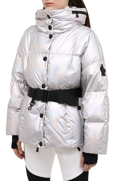 Пуховик MONCLER серебряного цвета по цене 174000 руб., арт. F2-098-1A505-00-54AMT, фото 3 Пуховик MONCLER, арт. F2-098-1A505-00-54AMT, фото 3