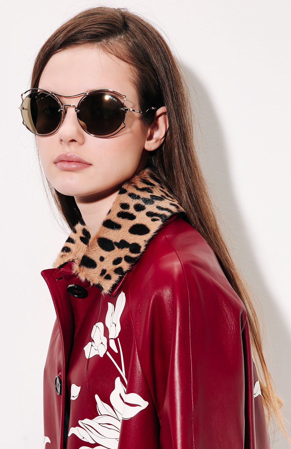 Солнцезащитные очки MIU MIU серебряного цвета по цене 29650 руб., арт. 50SS-ZVN1C0, фото 2 Солнцезащитные очки MIU MIU, арт. 50SS-ZVN1C0, фото 2