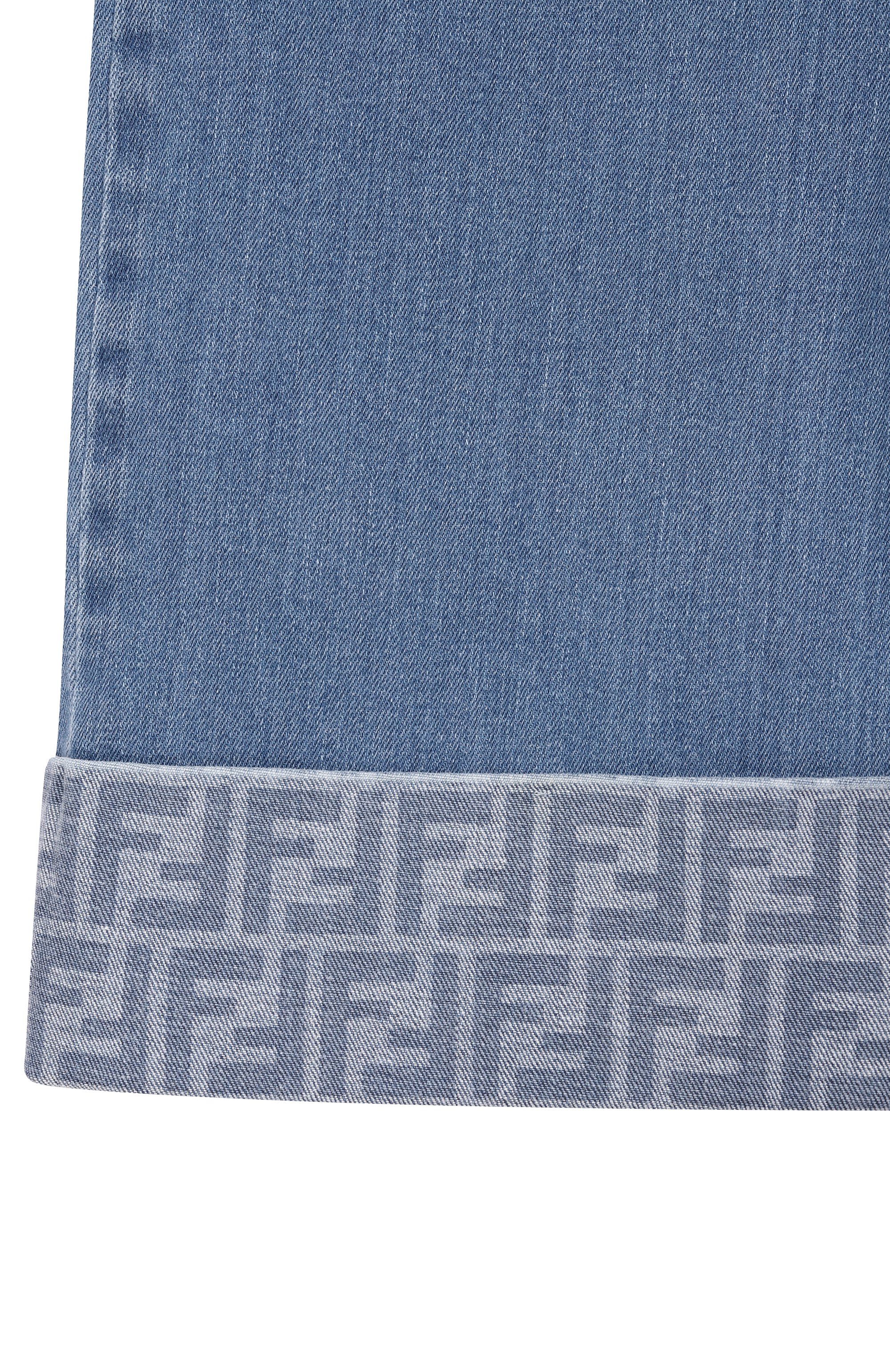 Джинсы FENDI голубого цвета по цене 73450 руб., арт. JFF385/AVVU/8A-12+, фото 3 Джинсы FENDI, арт. JFF385/AVVU/8A-12+, фото 3